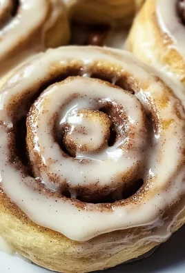Delicious Chai Cinnamon Rolls with Cream Cheese Icing Recipe